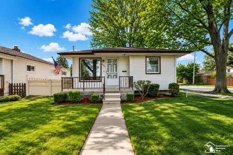 604 8th, Wyandotte, MI 48192