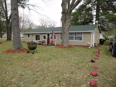 102 North, Lake, MI 48632
