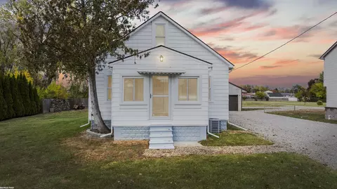 18905 Voiland, Roseville, MI 48066