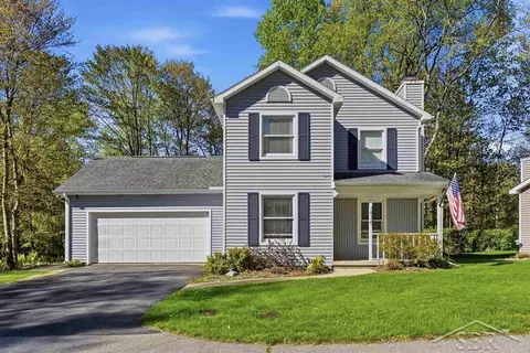 3530 Chippewassee, Midland, MI 48640