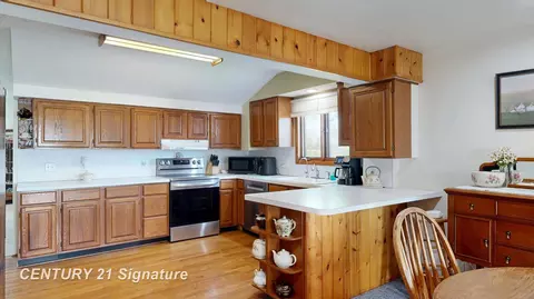 Kitchen - 7897 S S Grv, Dewitt, MI 48820 photo 6 of 6