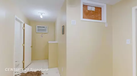 Entry Way - 7897 S S Grv, Dewitt, MI 48820 photo 2 of 3