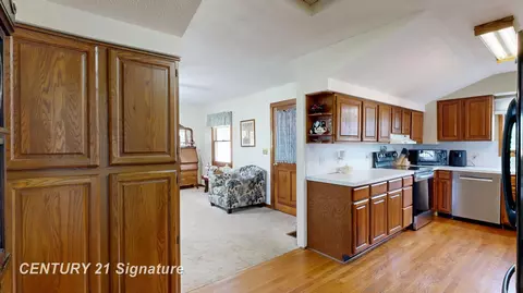 Entry Way - 7897 S S Grv, Dewitt, MI 48820 photo 1 of 3