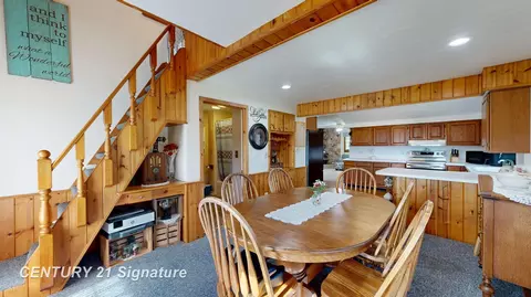 Dining - 7897 S S Grv, Dewitt, MI 48820 photo 3 of 4