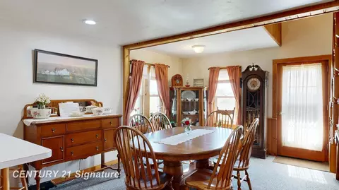 Dining - 7897 S S Grv, Dewitt, MI 48820 photo 1 of 4