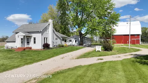 7897 S Grove Rd, Dewitt, MI 48820
