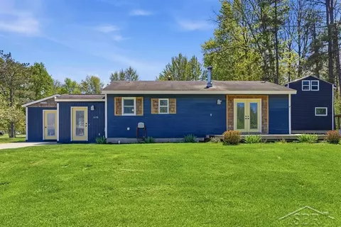 626 E Forestlawn, Midland, MI 48640