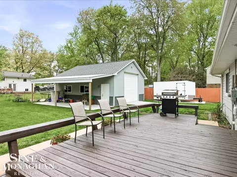 Exterior - 829 Townsend Cresent W, Algonac, MI 48001 photo 5 of 10