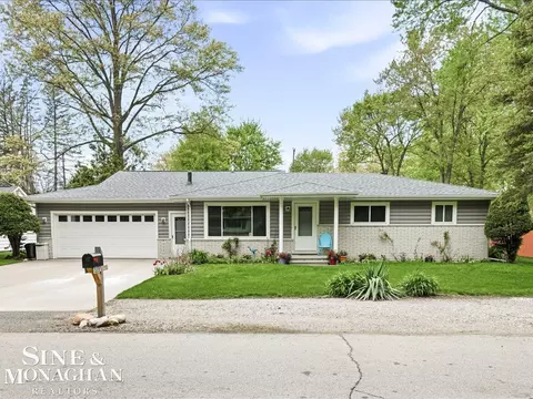 Exterior - 829 Townsend Cresent W, Algonac, MI 48001 photo 1 of 10