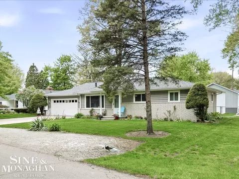 Exterior - 829 Townsend Cresent W, Algonac, MI 48001 photo 2 of 10