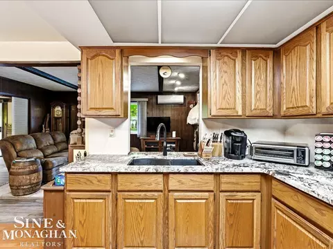 Kitchen - 829 Townsend Cresent W, Algonac, MI 48001 photo 3 of 3