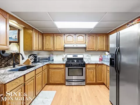 Kitchen - 829 Townsend Cresent W, Algonac, MI 48001 photo 2 of 3