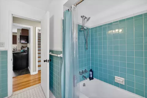 Bath - 684 Phillips, Clawson, MI 48017 photo 3 of 6