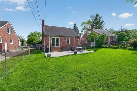 Exterior - 684 Phillips, Clawson, MI 48017 photo 8 of 10