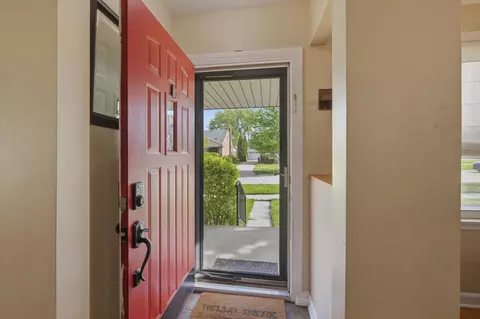 Entry Way - 684 Phillips, Clawson, MI 48017 photo 1 of 2