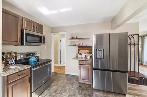 Kitchen - 684 Phillips, Clawson, MI 48017 photo 4 of 5