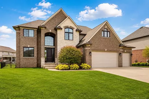 21936 Bellewood, Macomb, MI 48044