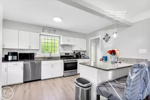 Kitchen - 2024 Manchester, Grosse Pointe Woods, MI 48236 photo 1 of 3