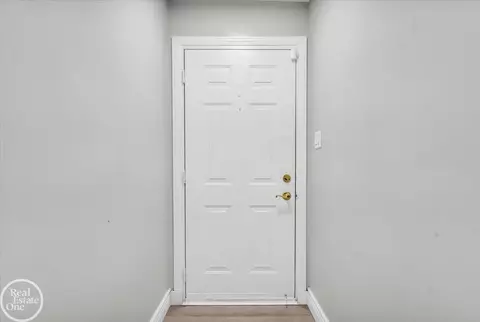 Entry Way - 2024 Manchester, Grosse Pointe Woods, MI 48236 photo 1 of 2