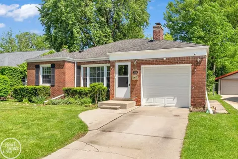 Exterior - 2024 Manchester, Grosse Pointe Woods, MI 48236 photo 2 of 3