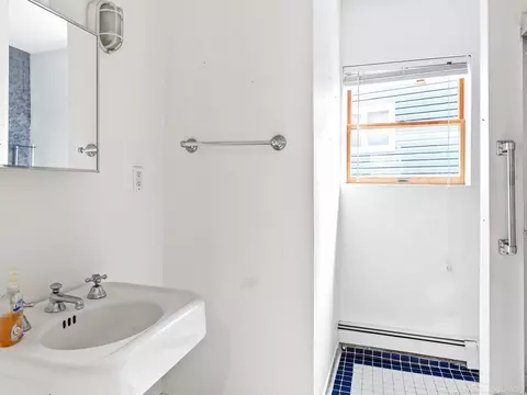 Bath - 6143 Pointe Tremble Rd, Algonac, MI 48001 photo 2 of 2