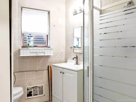 Bath - 6143 Pointe Tremble Rd, Algonac, MI 48001 photo 1 of 2