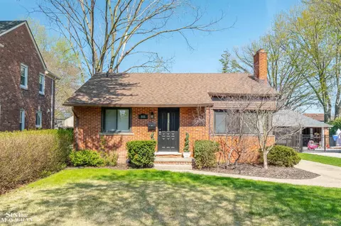 866 Lincoln, Grosse Pointe, MI 48230