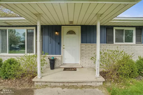 1032 Summer, Algonac, MI 48001