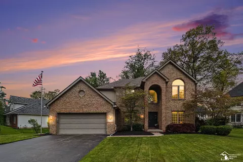 3508 Wimbledon, Lambertville, MI 48144