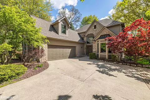 1440 Woodbridge, Wixom, MI 48393