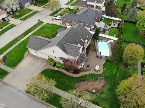 View/Area - 17385 Hillcrest, Macomb, MI 48044 photo 6 of 9