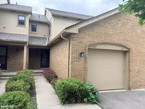 616 Byron Ct, Rochester, MI 48307