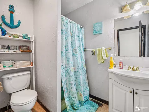 Bath - 1480 Walnut, Monroe, MI 48162 photo 2 of 2