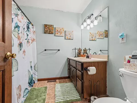 Bath - 1480 Walnut, Monroe, MI 48162 photo 1 of 2