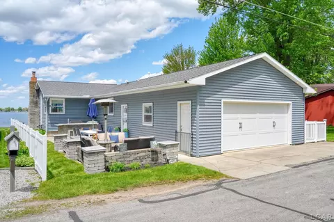 5480 Pleasant Vly, Manitou Beach, MI 49253