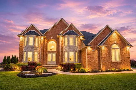 43358 Chester Dr, Sterling Heights, MI 48314