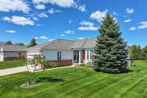 9339 Sand Hl, Grand Blanc, MI 48439