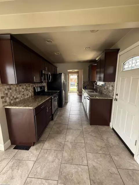 Entry Way - 17851 Rainbow, Fraser, MI 48026 photo 1 of 1