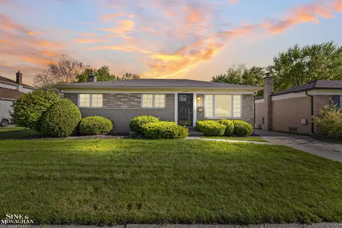 21541 Raymond, Saint Clair Shores, MI 48082