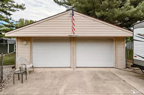 Exterior - 7502 Wilfred, Temperance, MI 48182 photo 5 of 5