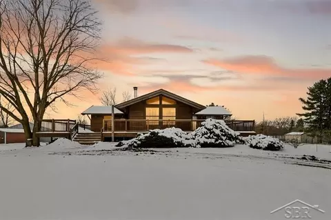 6431 Whitmore Lk, Whitmore Lake, MI 48189