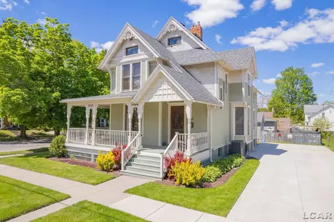 403 N Locust St, Adrian, MI 49221