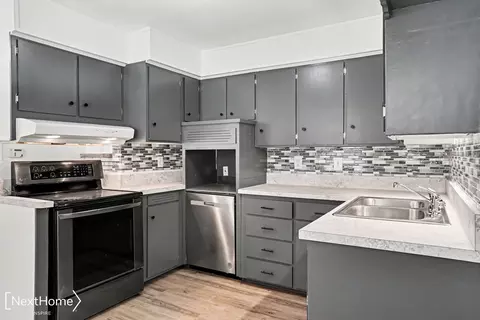 Kitchen - 2007 Chelan, Flint, MI 48503 photo 3 of 3