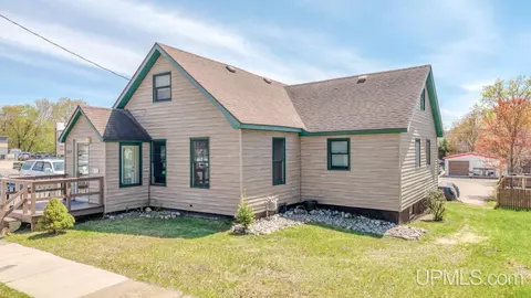 209 W C, Iron Mountain, MI 49801