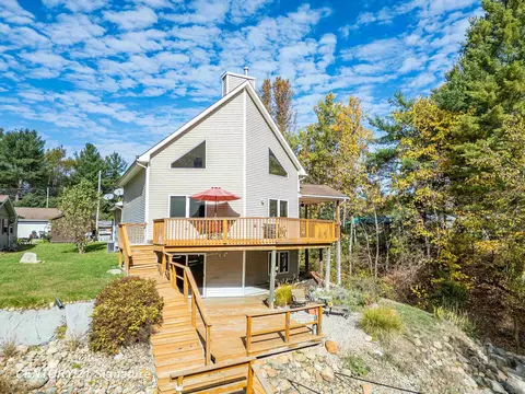 1724 Middle Pt, Alger, MI 48610