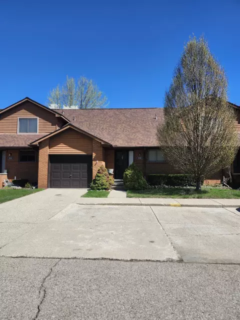 3668 Old Crk, Troy, MI 48084