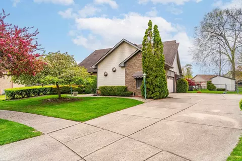 47799 Farmbrook, Chesterfield, MI 48051