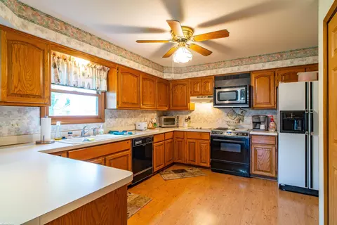 Kitchen - 47799 Farmbrook, Chesterfield, MI 48051 photo 1 of 2
