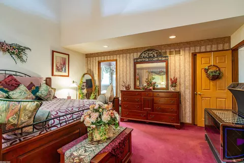 Bedroom - 47799 Farmbrook, Chesterfield, MI 48051 photo 2 of 6