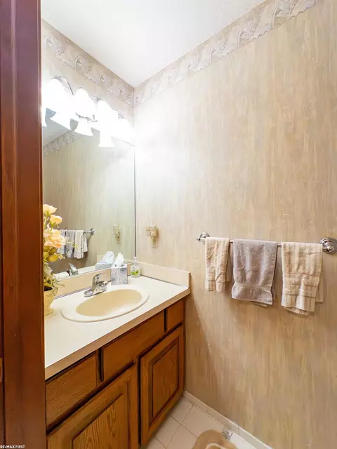 Bath - 47799 Farmbrook, Chesterfield, MI 48051 photo 1 of 6